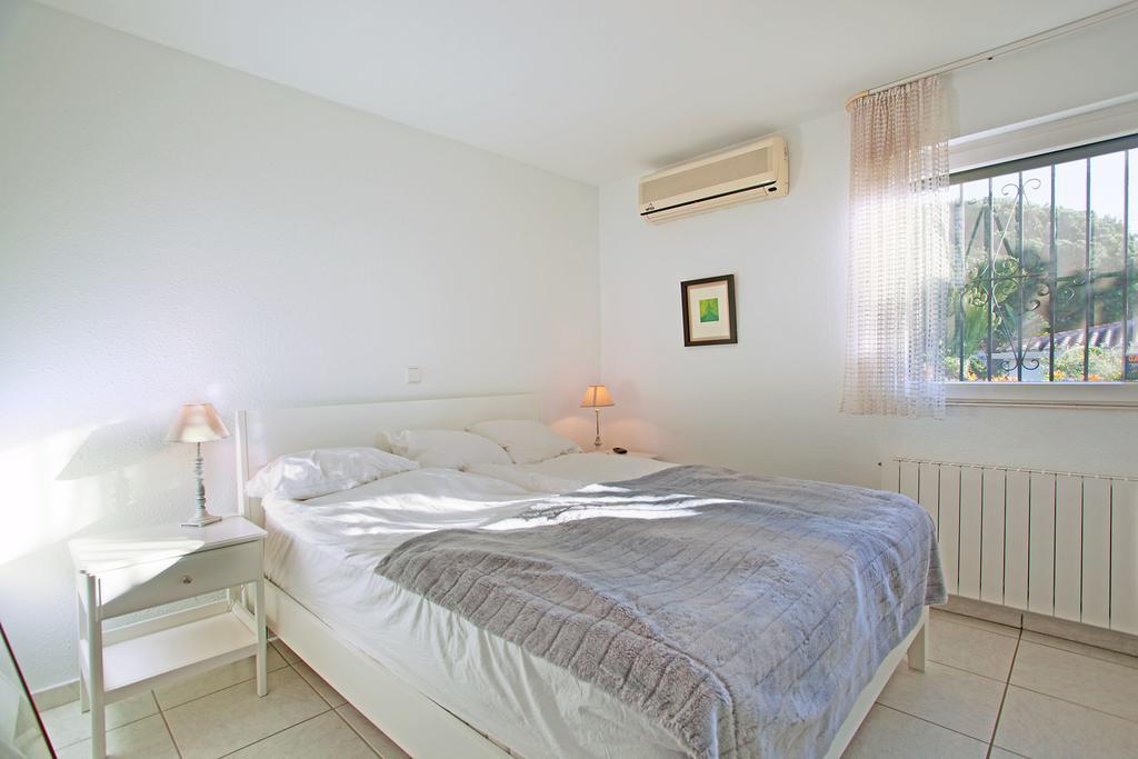 Villa Costa Del Sol Марбелья Номер фото